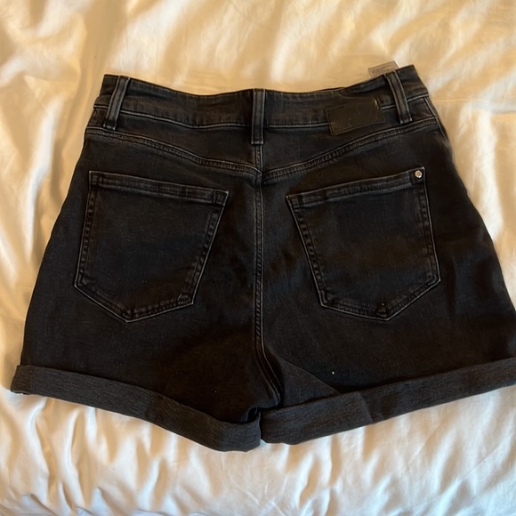 Mavi Jeans Black High Waisted Shorts (Size: 28) - Picture 4 of 9